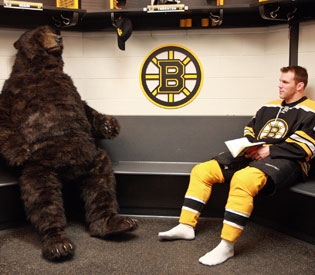 Slàinte! Shawn Thornton signs two year extension with Boston Bruins
